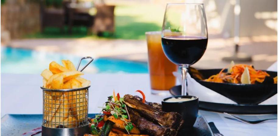Premier Hotel Midrand Eksteriør billede