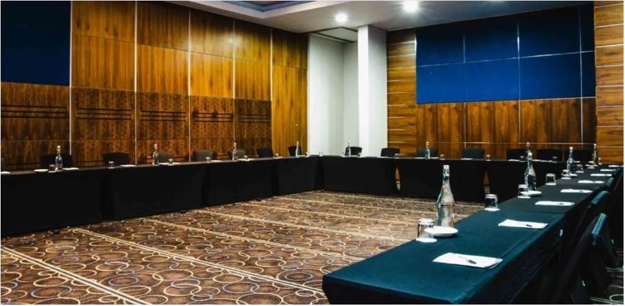 Premier Hotel Midrand Eksteriør billede